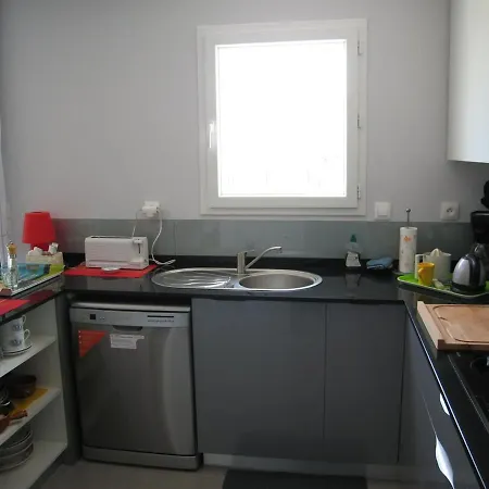 Charmante F4 Avec Jardin, Terrasse Et Garage - St Cyprien Village, Proche Commerces Et - Fr-1-106-40 Сен-Сиприен