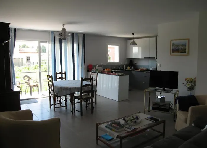 Charmante F4 Avec Jardin, Terrasse Et Garage - St Cyprien Village, Proche Commerces Et - Fr-1-106-40 Villa *