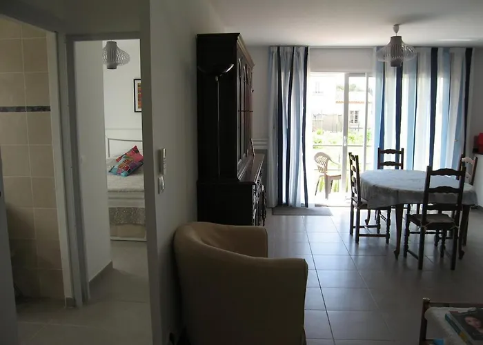 Charmante F4 Avec Jardin, Terrasse Et Garage - St Cyprien Village, Proche Commerces Et - Fr-1-106-40 * Saint-Cyprien (Pyrenees-Orientales)