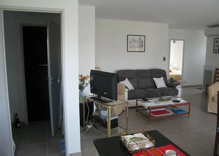 Charmante F4 Avec Jardin, Terrasse Et Garage - St Cyprien Village, Proche Commerces Et - Fr-1-106-40 Villa